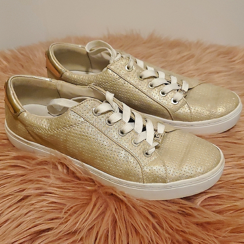 LizClaiborne sz.7.5 Warwick Gold Low-Top Sneakers White Soles,Gold Accents